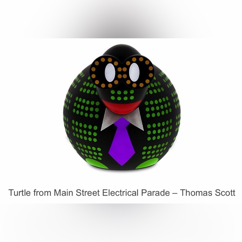 Disney Park Starz Series 3 Vinylmation- Main Street Electrical Parade Turtle - Picture 2 of 2